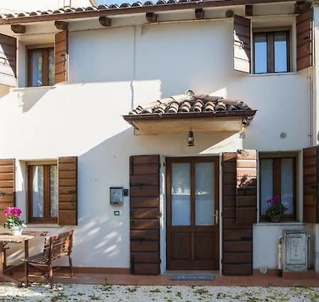 La Casa In Piazza Colonna Villa Montebelluna Exterior photo