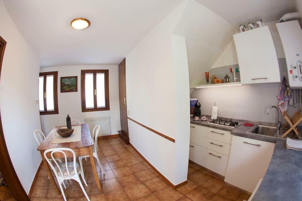 La Casa In Piazza Colonna Villa Montebelluna Exterior photo